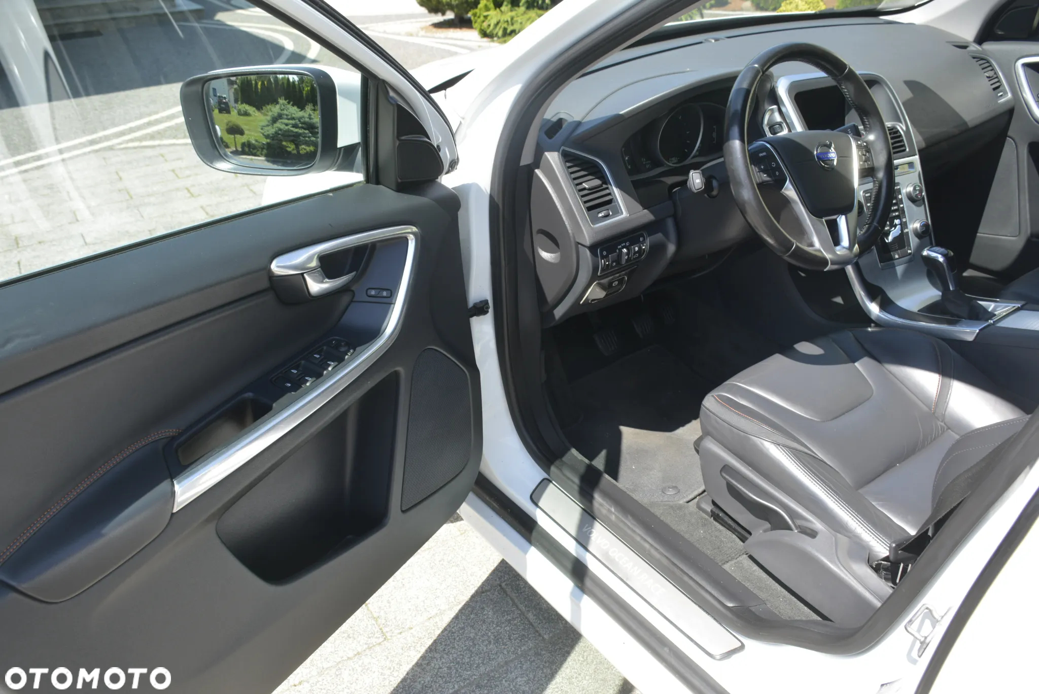 Volvo XC 60 D3 Drive-E Ocean Race - 11