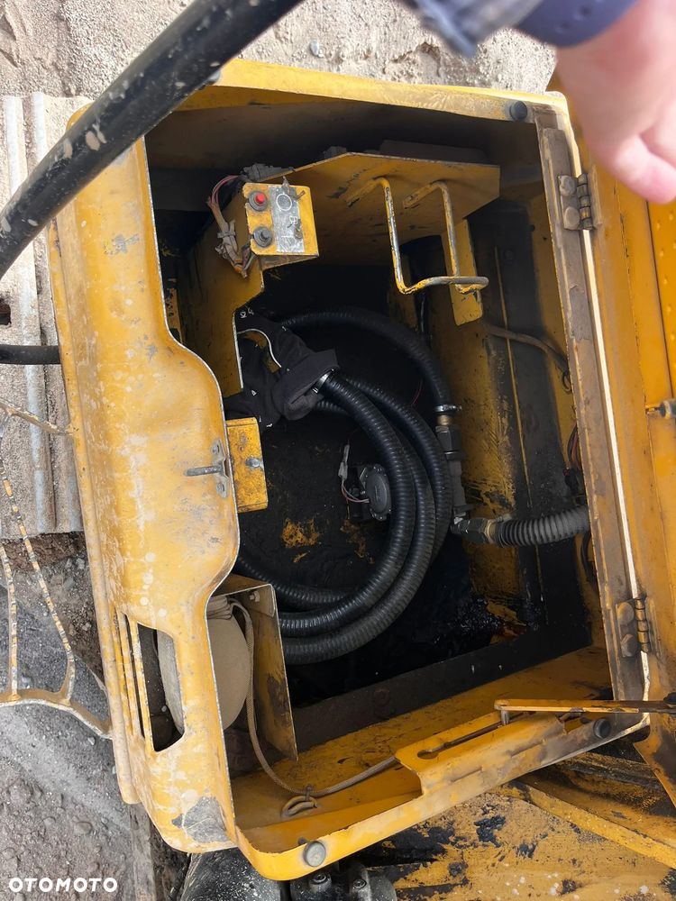 Caterpillar 323DL - 3