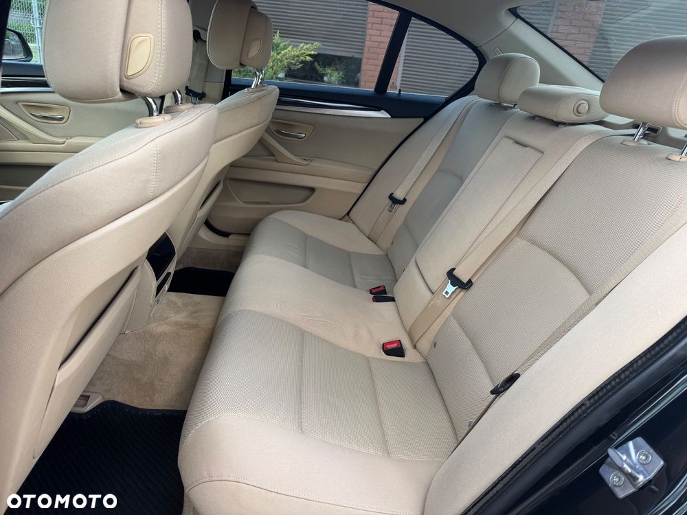 BMW Seria 5 520d - 26