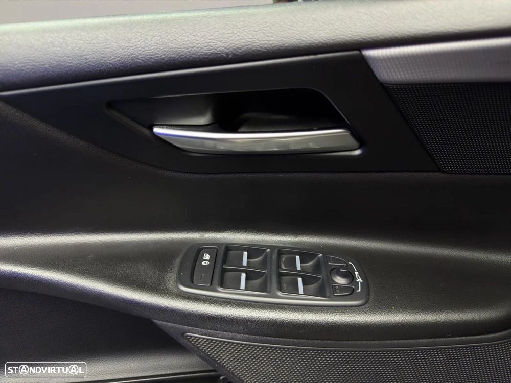 Jaguar XE 2.0 D R-Sport Aut. - 19