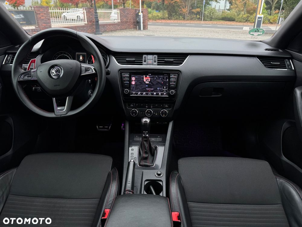 Skoda Octavia Combi 2.0 TDI DSG RS First Edition - 25