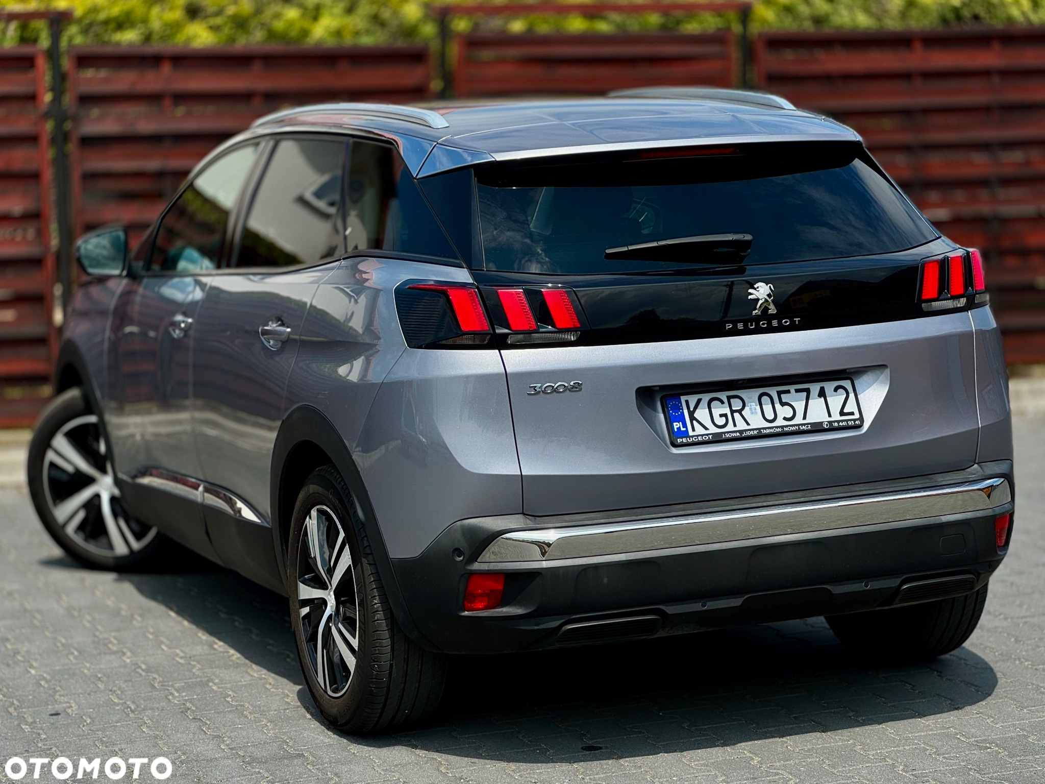 Peugeot 3008 1.6 BlueHDi Allure S&S EAT6 - 12