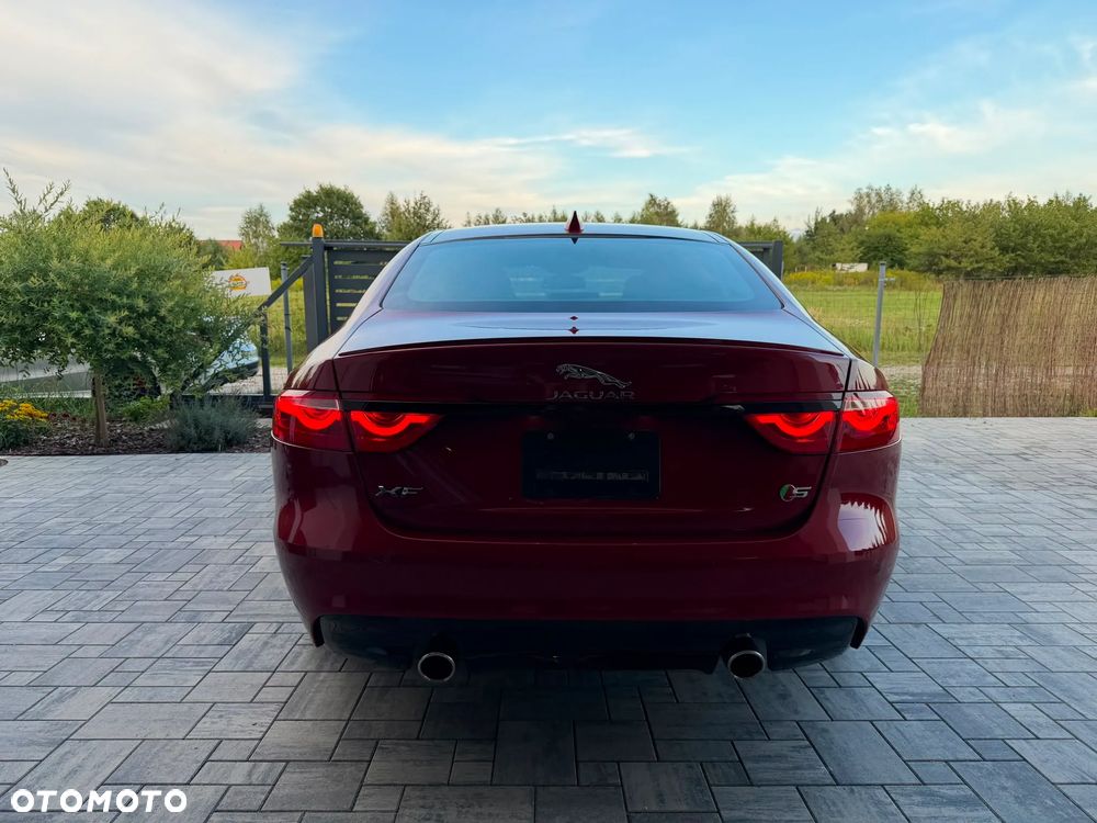 Jaguar XF 3.0 V6 S - 9