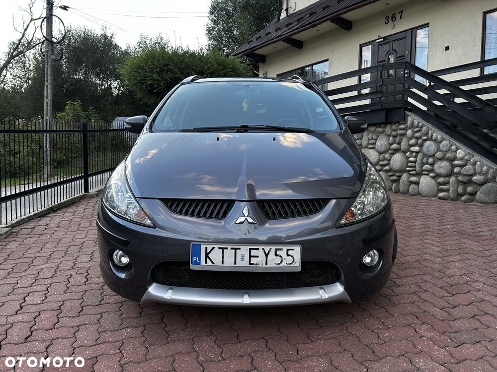 Mitsubishi Grandis - 2