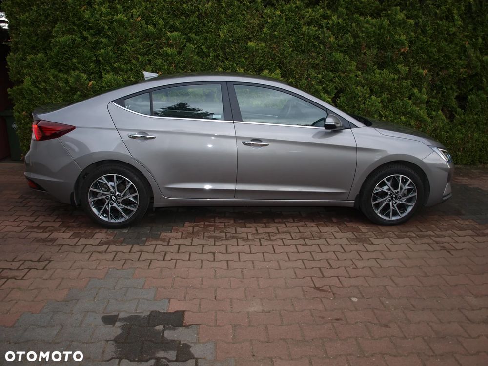 Hyundai Elantra 1.6 Style - 11