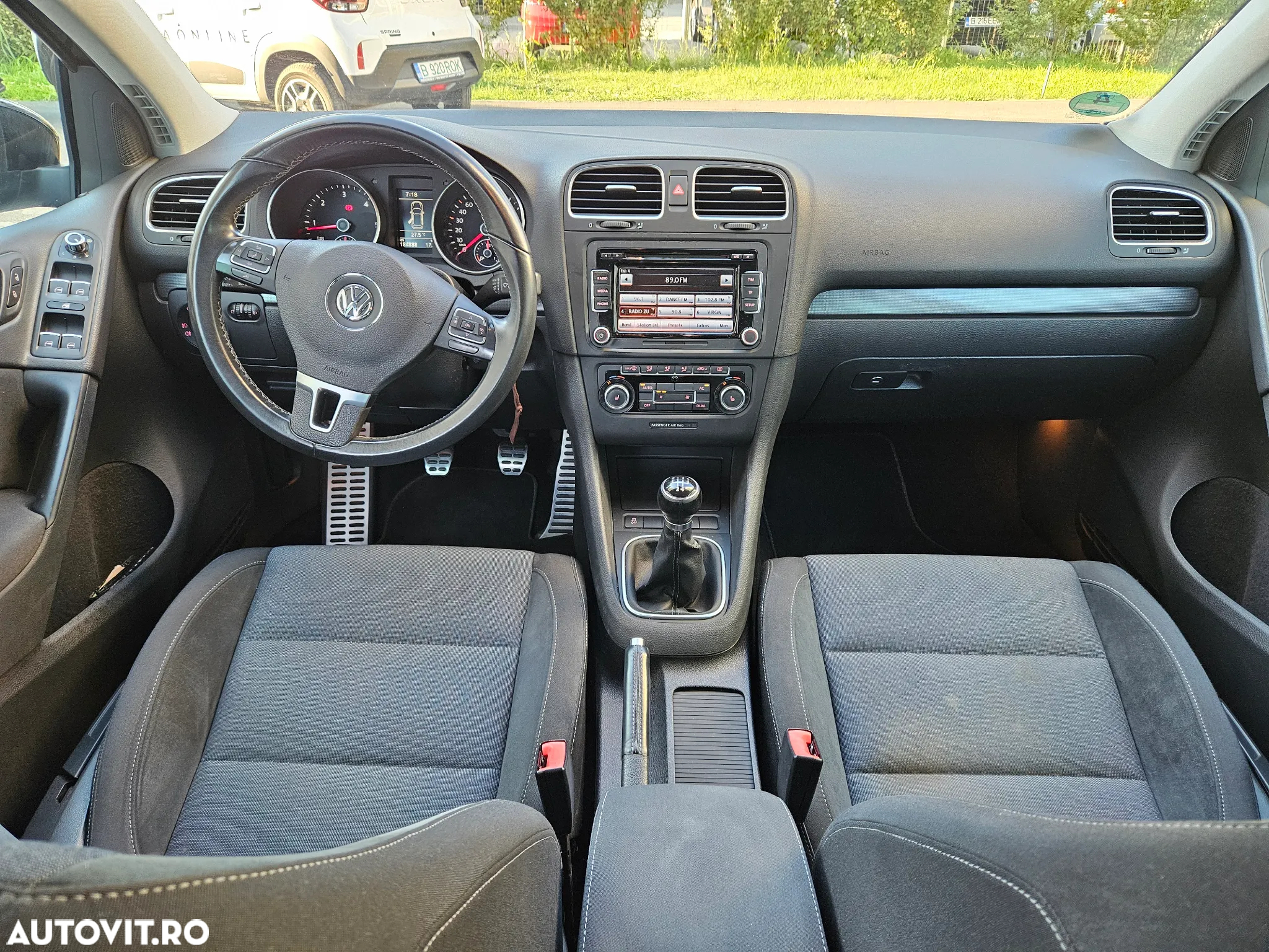 Volkswagen Golf Variant 1.6 TDI DPF Style - 9