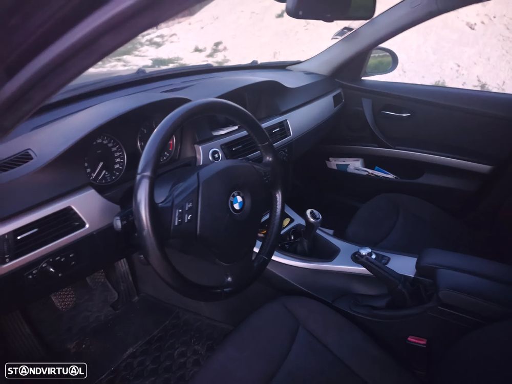 BMW 320 d Touring Exclusive - 1