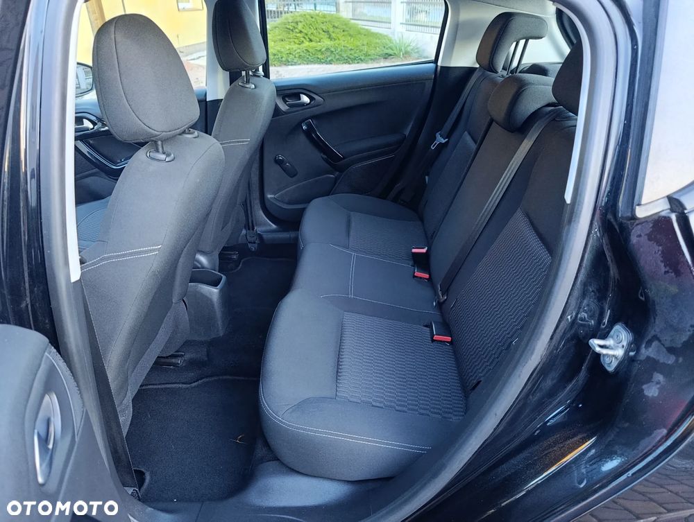 Peugeot 208 BlueHDi 100 Active - 8