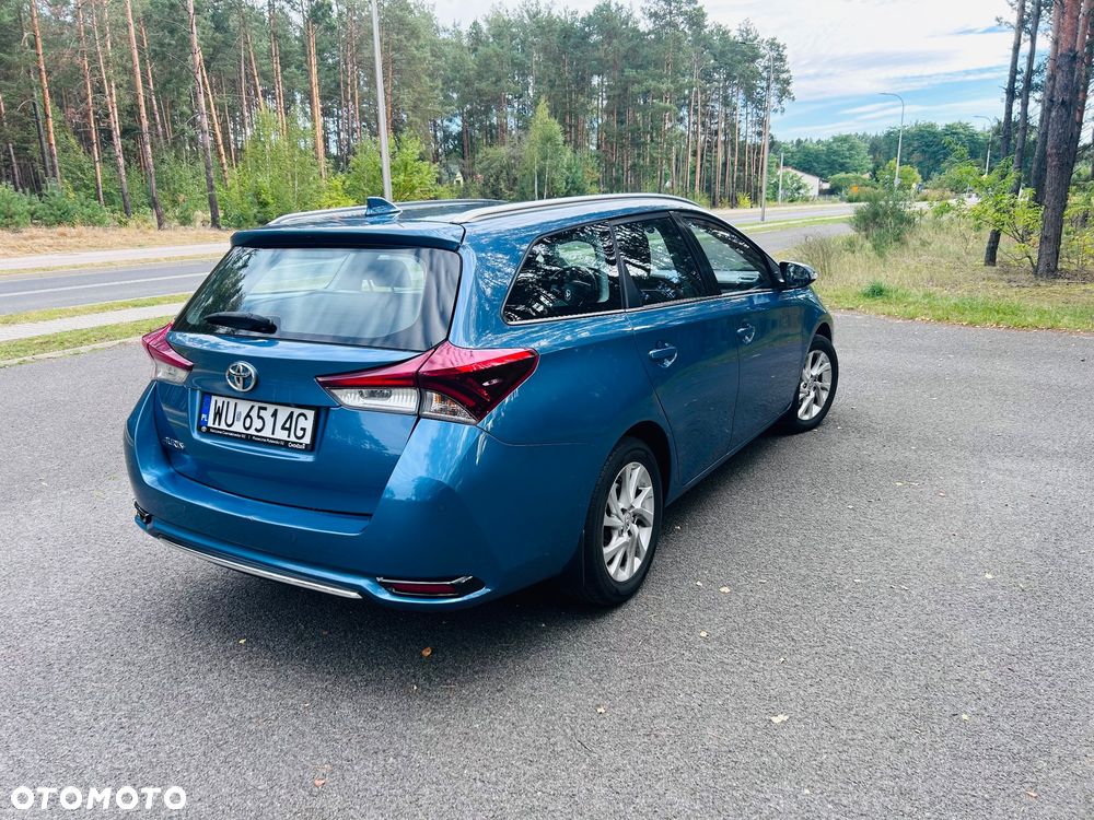 Toyota Auris 1.6 Premium - 10