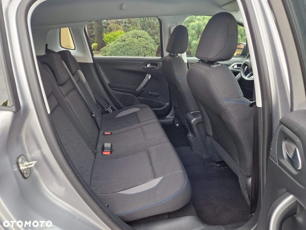 Peugeot 2008 1.2 Pure Tech Style - 12