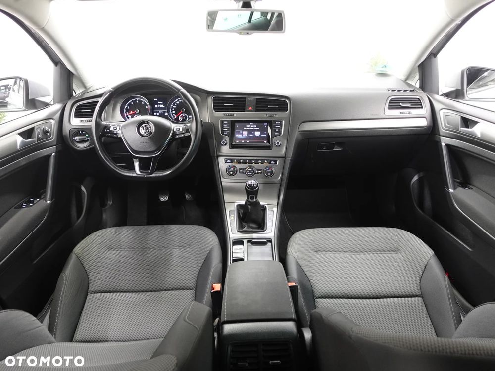 Volkswagen Golf - 26