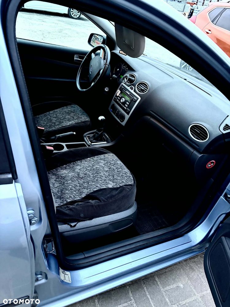 Ford Focus 1.8 TDCi Ambiente - 8