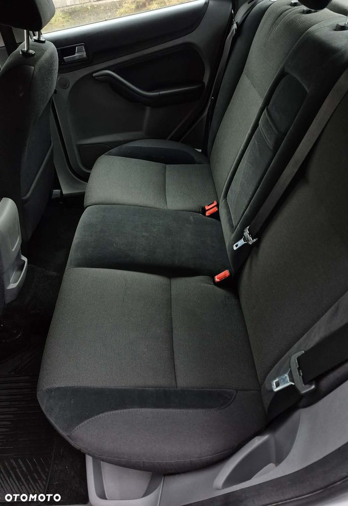 Ford Focus 1.6 Ti-VCT Ghia - 15