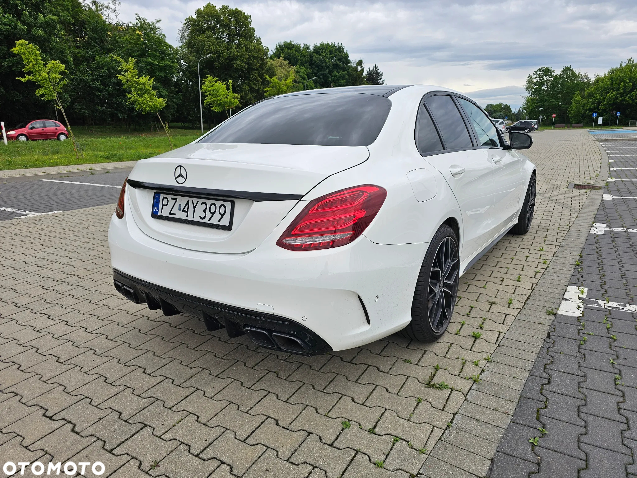 Mercedes-Benz Klasa C 200 9G-TRONIC AMG Line - 3