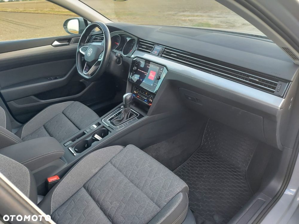 Volkswagen Passat 2.0 TDI SCR Style DSG - 10
