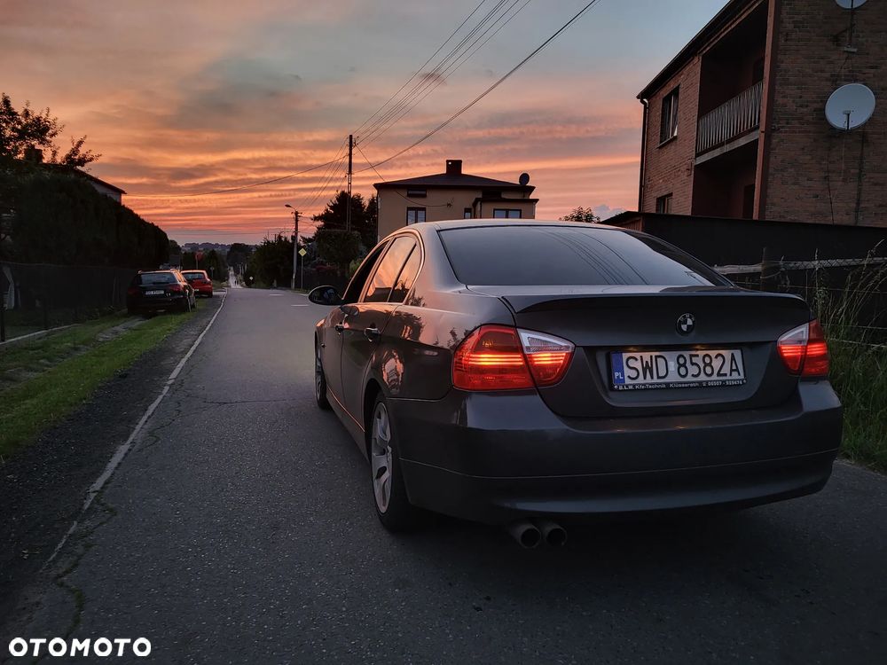 BMW Seria 3 330i - 3