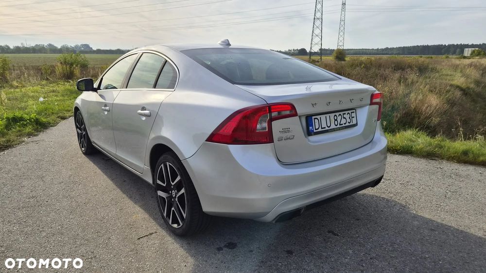 Volvo S60 T5 Drive-E Momentum - 4