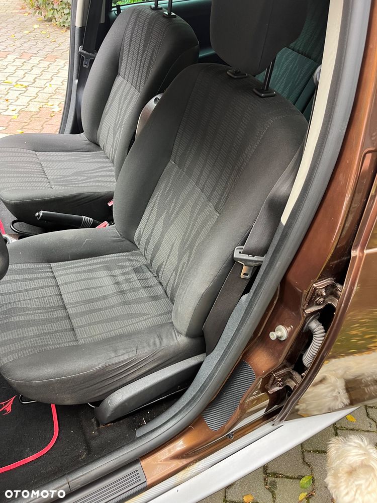 Dacia Duster 1.6 16V 4x2 Laureate - 12