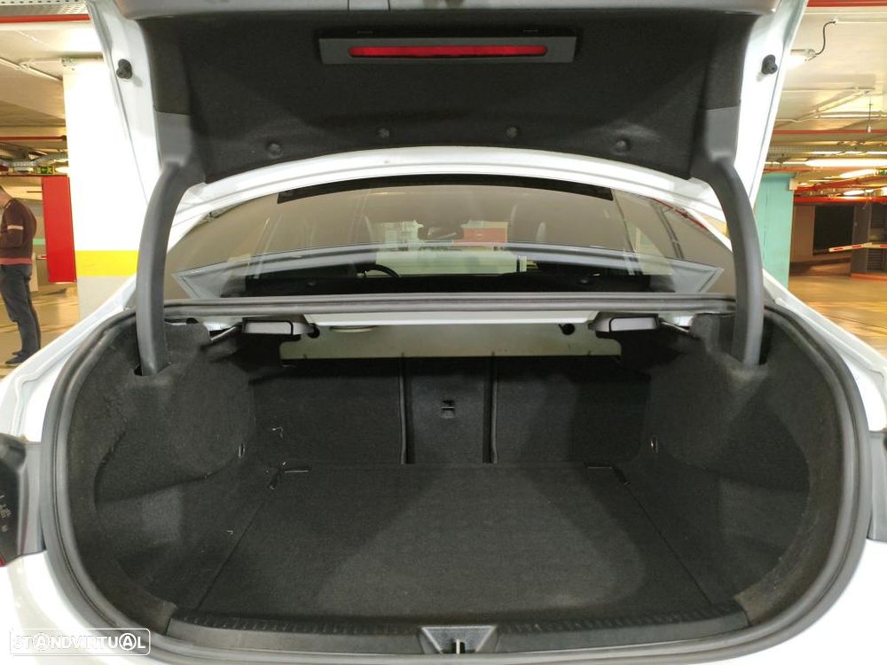 Mercedes-Benz A 200 Limousine ver-d-amg-line - 10