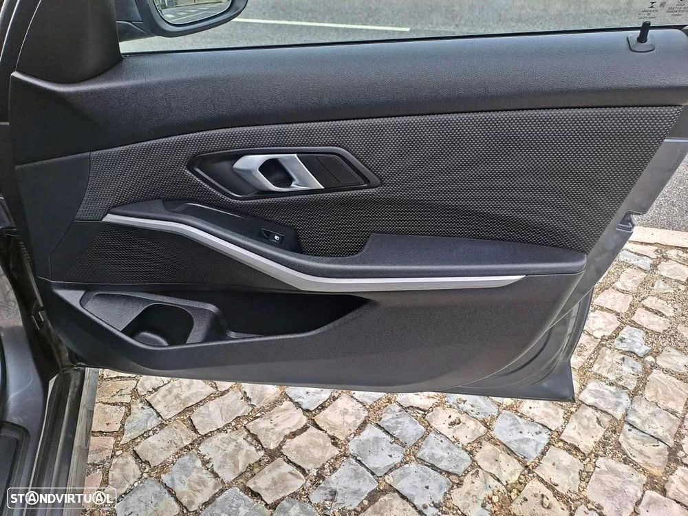 BMW 320 Gran Turismo d Auto - 28