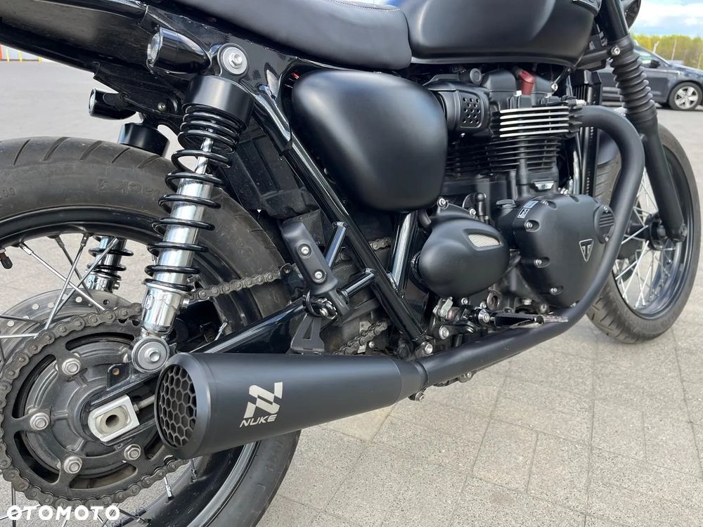 Triumph Bonneville - 9