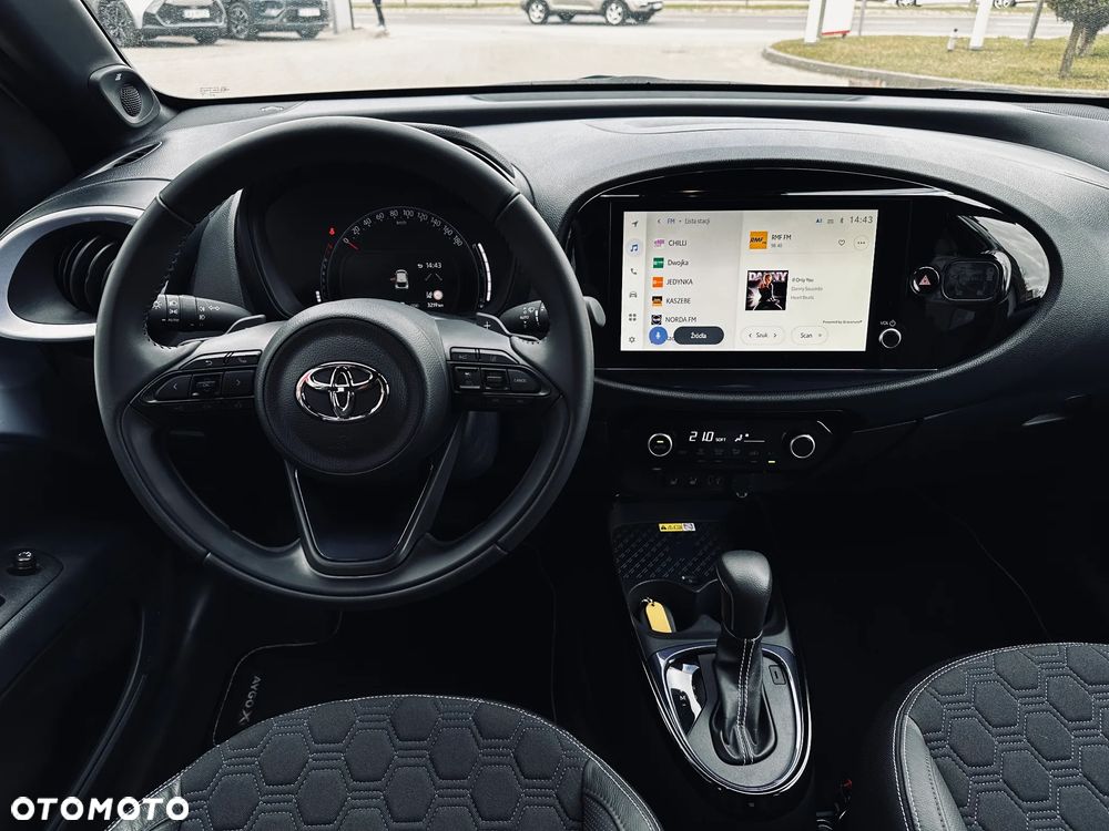 Toyota Aygo X 1.0 VVT-i JBL CVT - 19