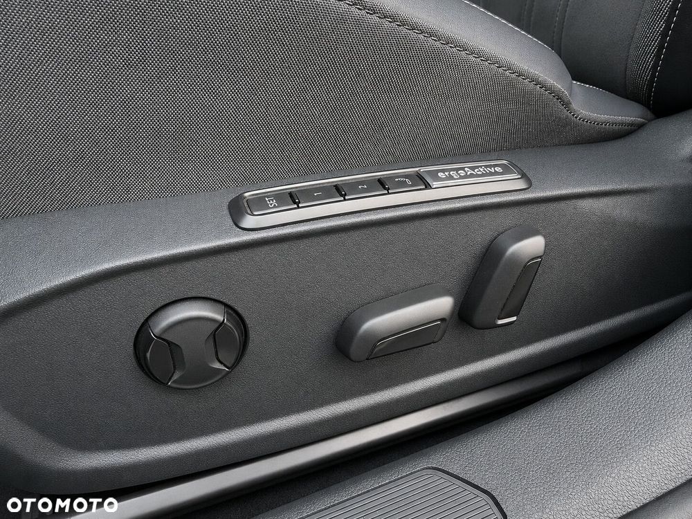 Volkswagen Golf 1.5 eTSI mHEV Style DSG - 18