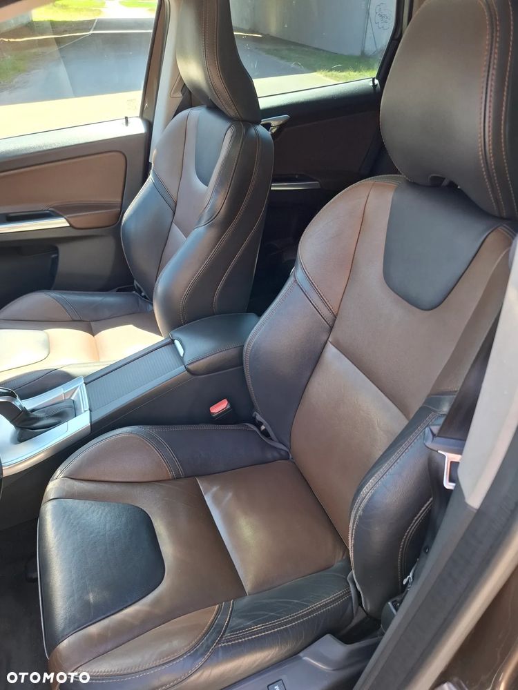 Volvo XC 60 D4 AWD Summum - 11