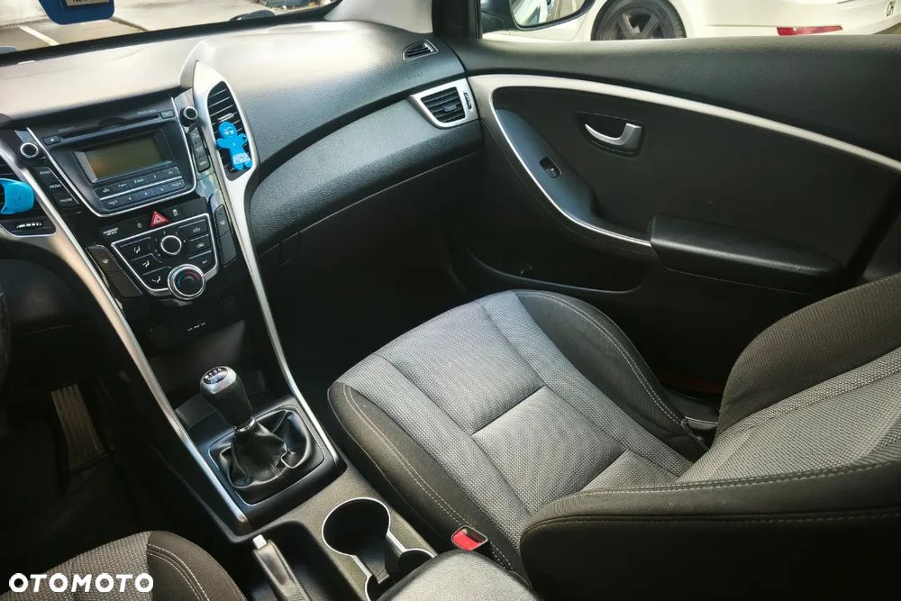 Hyundai i30 1.6 CRDi Comfort EU5 - 13