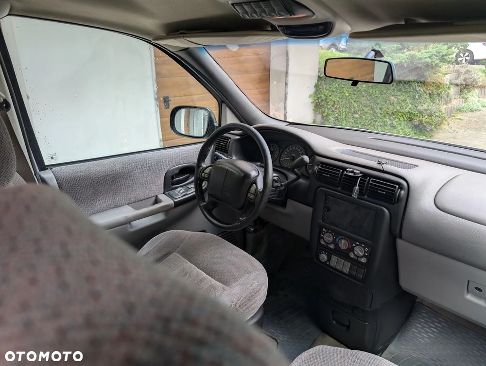 Chevrolet Trans Sport - 21