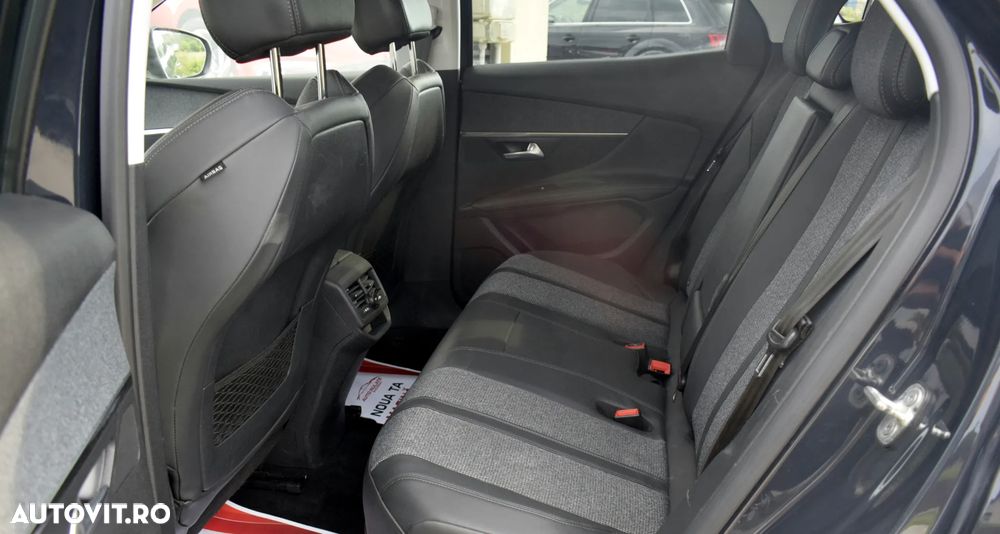 Peugeot 3008 1.6 PureTech S&S EAT8 GT Pack - 12