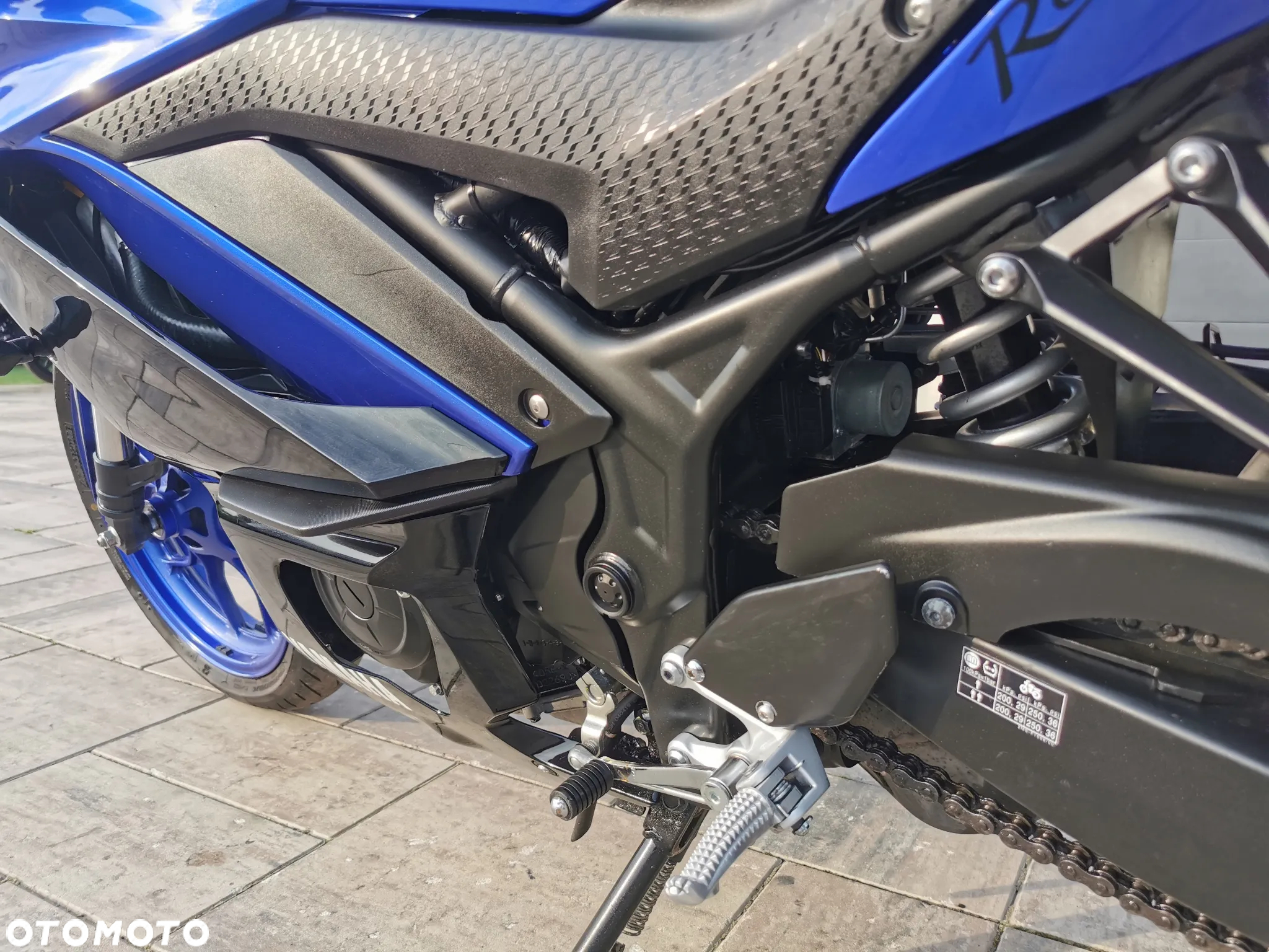 Yamaha R3 - 32