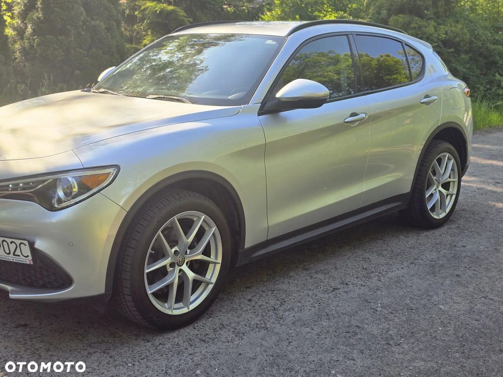 Alfa Romeo Stelvio 2.0 Turbo 16V AT8-Q4 Veloce Ti - 3