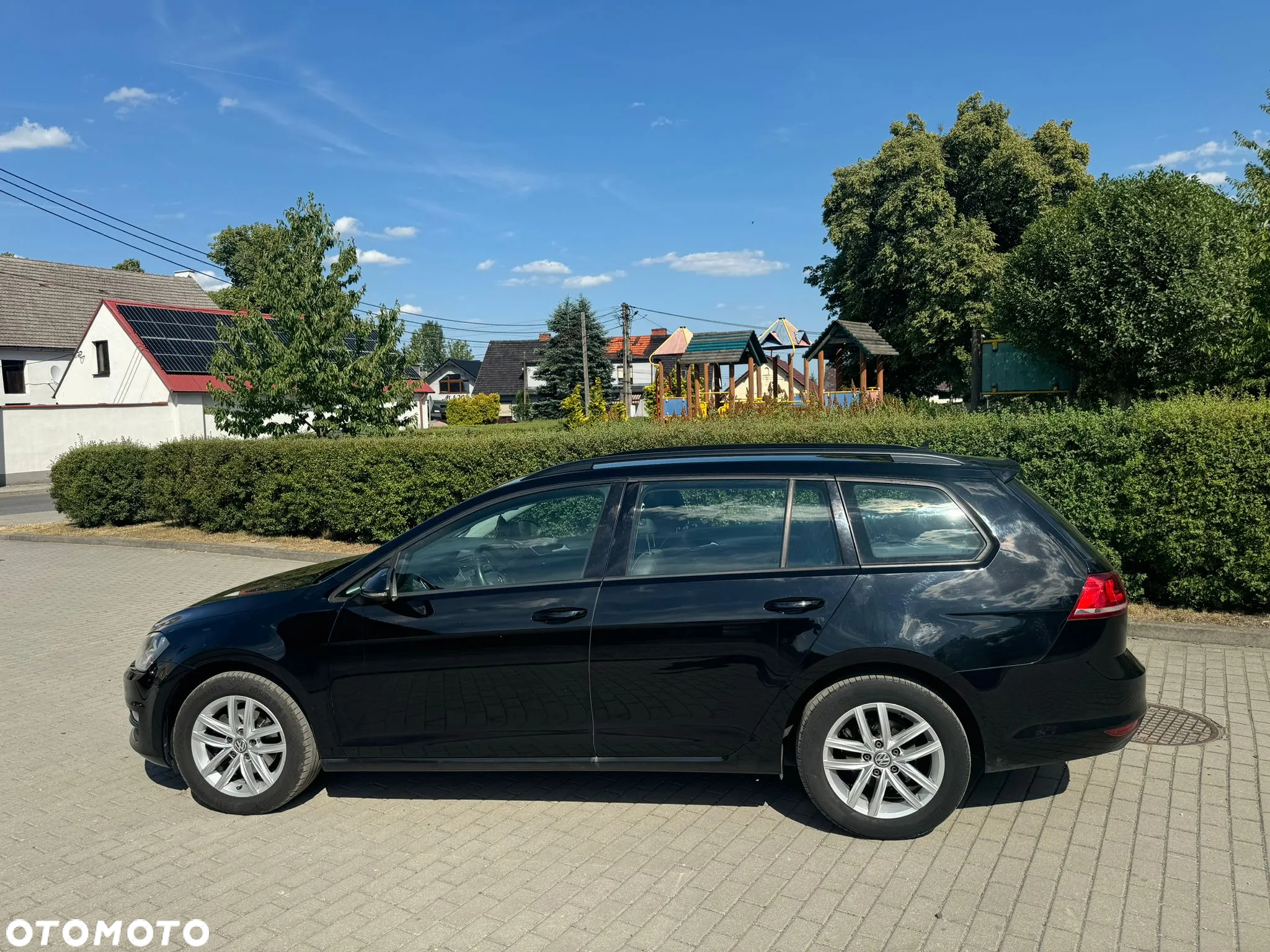 Volkswagen Golf Variant 1.6 TDI BlueMotion Comfortline - 2