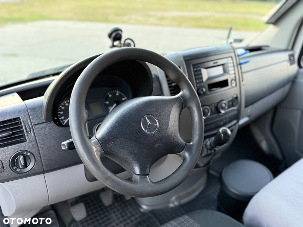 Mercedes-Benz Sprinter - 15