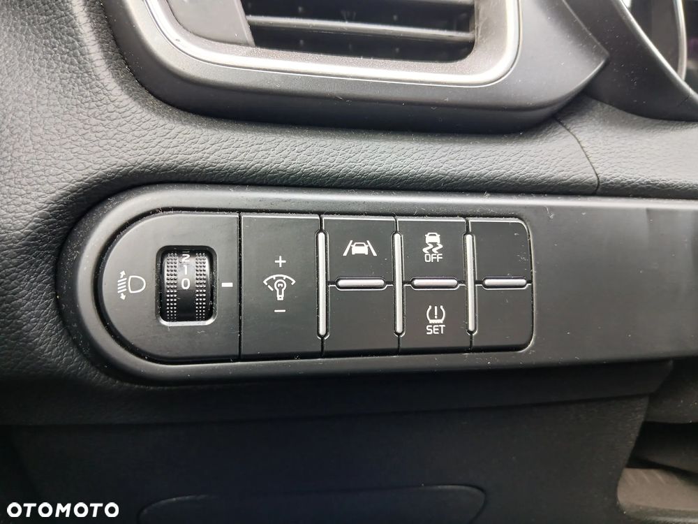 Kia Ceed 1.5 T-GDI M - 16