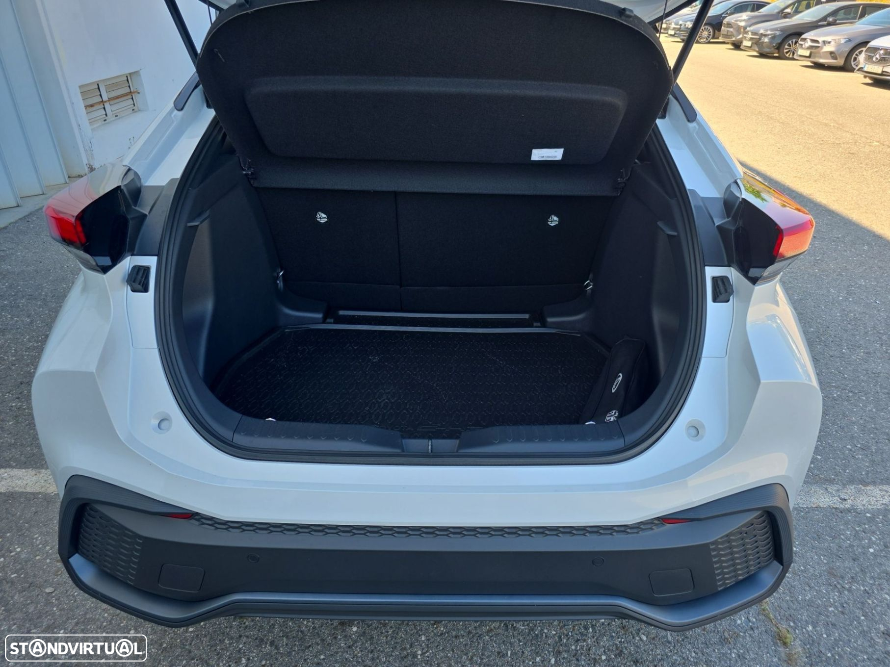 Toyota C-HR 1.8 Hybrid Square Collection - 20
