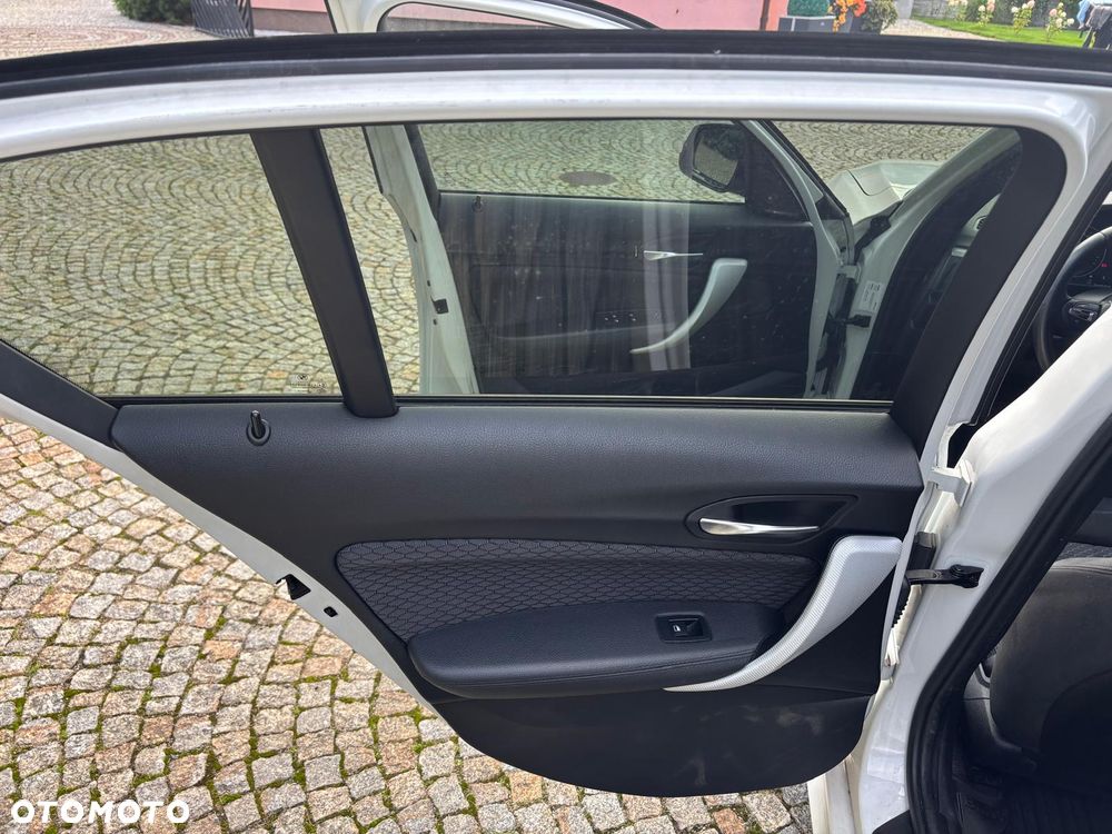BMW Seria 1 114d M Sport - 22