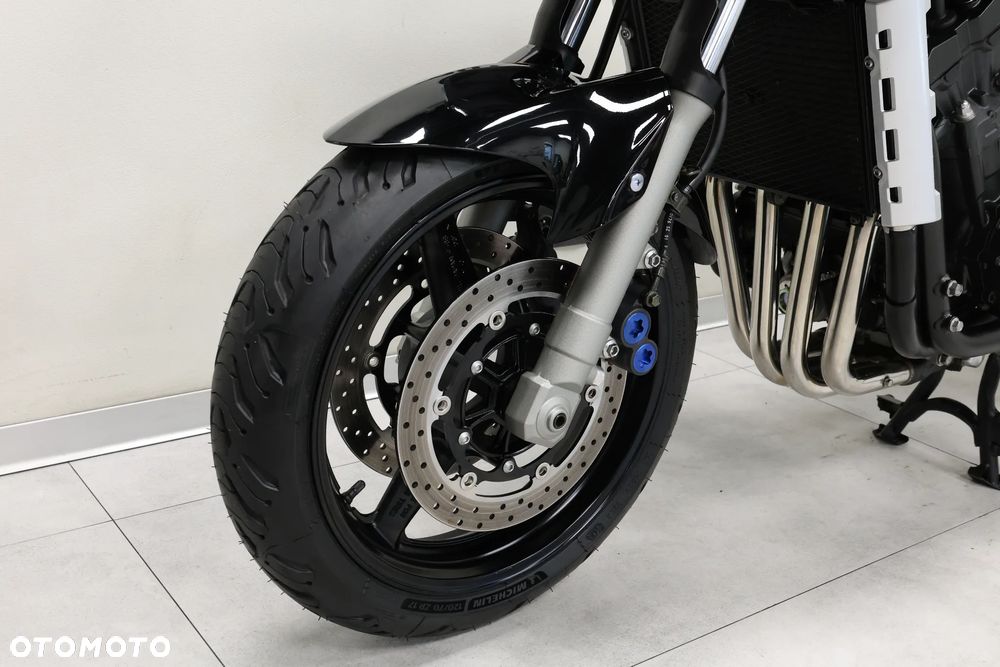Yamaha FZS - 33