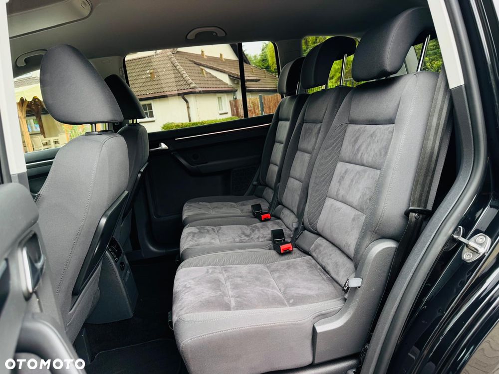 Volkswagen Touran 2.0 TDI DPF Highline DSG - 29