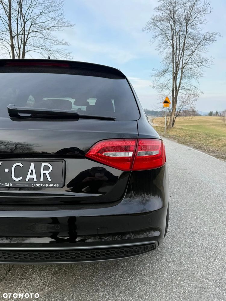 Audi A4 Avant 2.0 TDI DPF multitronic S line Sportpaket - 12