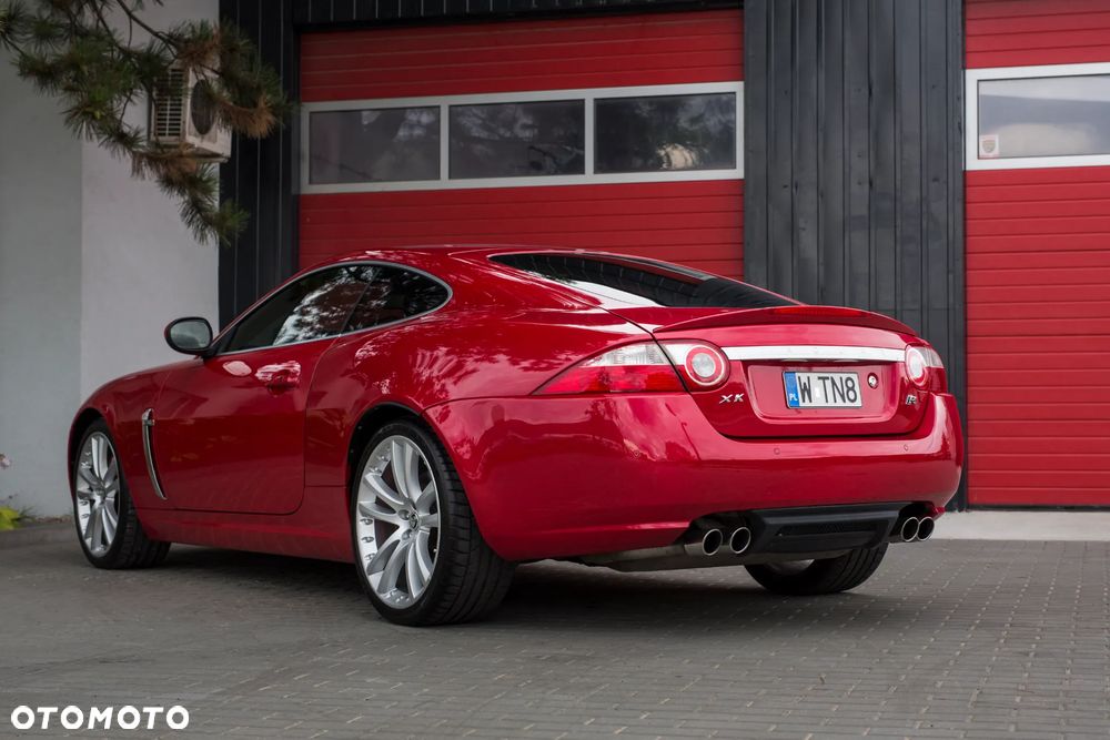 Jaguar XK XKR Coupe - 14