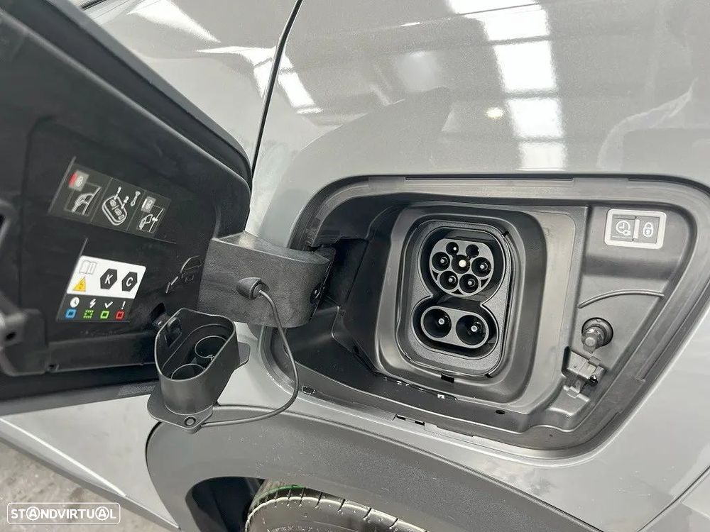 Peugeot e-2008 54 kWh Allure - 14