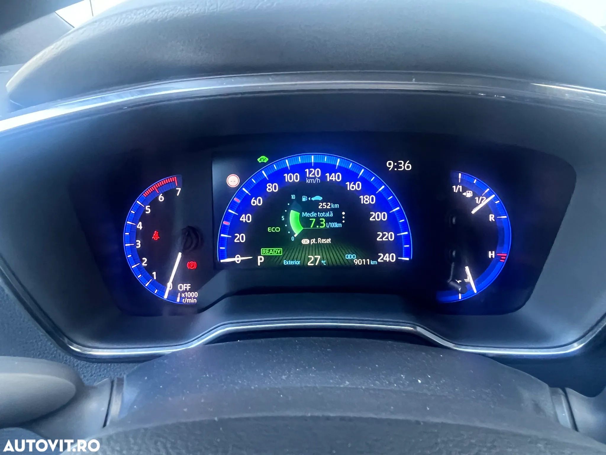 Toyota Corolla 1.8 HSD Dynamic - 11