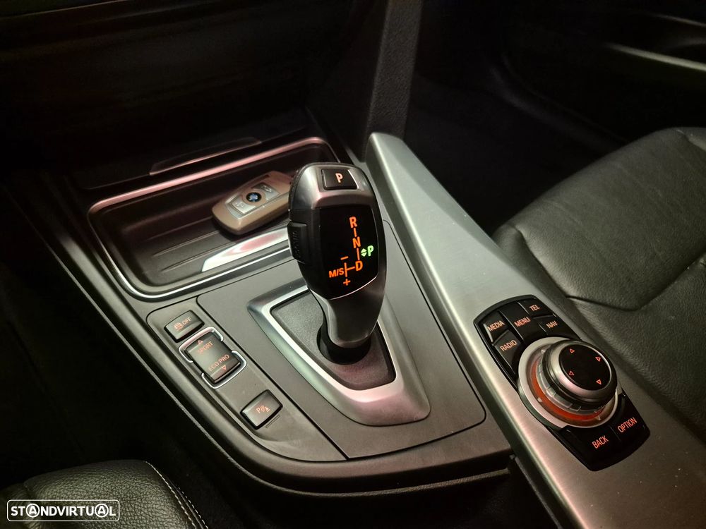 BMW 320 d EfficientDynamics Line Modern Auto - 27