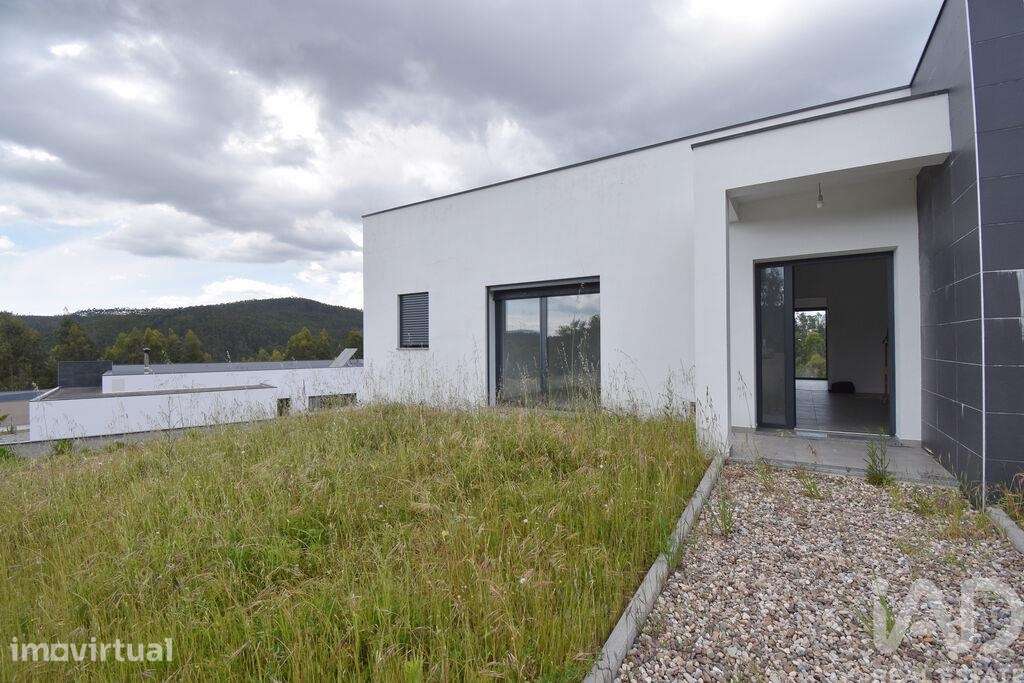 Moradia térrea T3 em São Miguel, Santa Eufémia e Rabaçal de 207 m2 - Grande imagem: 3/38