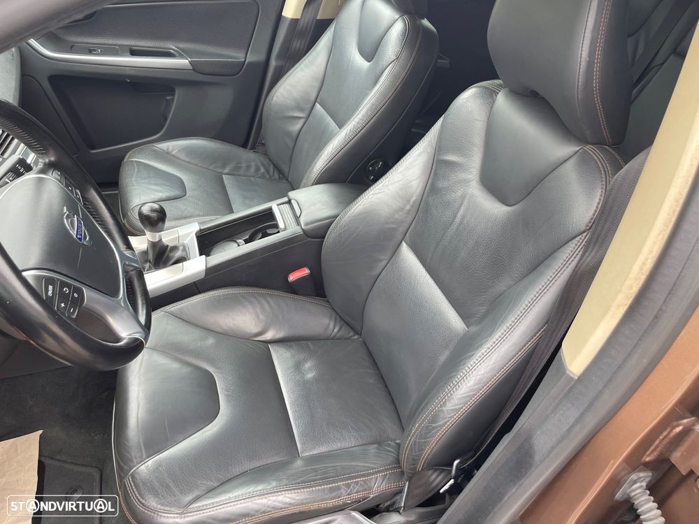 Volvo XC 60 2.4 D Drive - 9