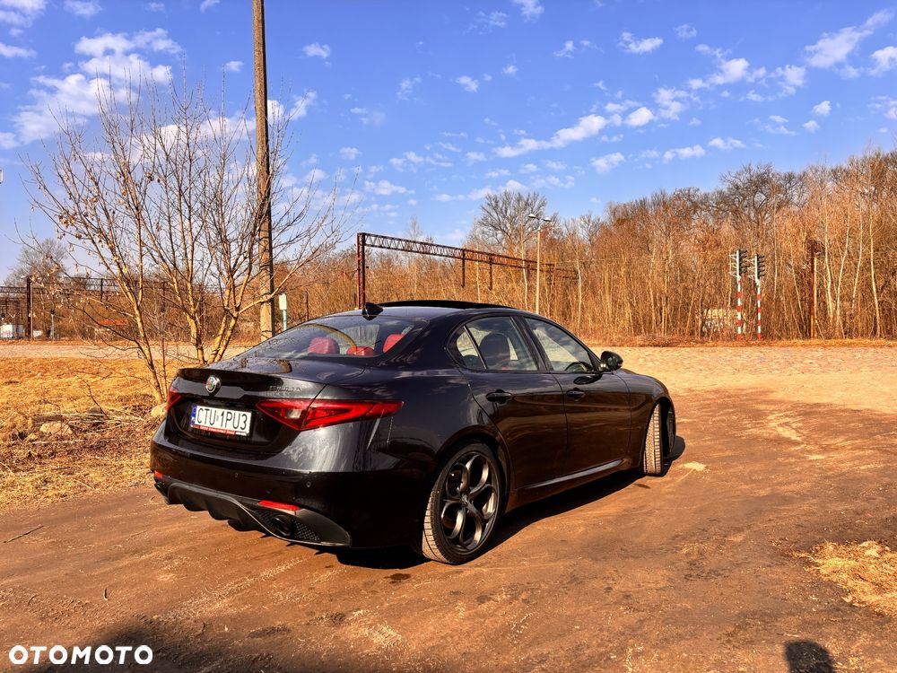 Alfa Romeo Giulia 2.0 Turbo 16V AT8 Veloce Ti - 5