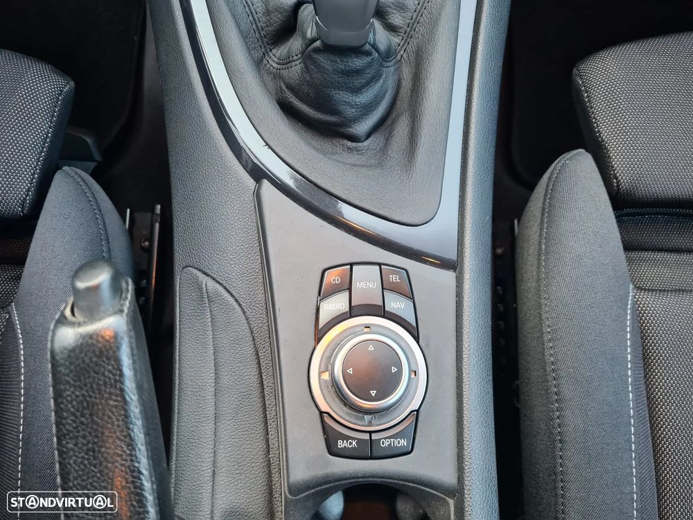 BMW 118 d Limited Edition Lifestyle c/ M Sport Pack - 10