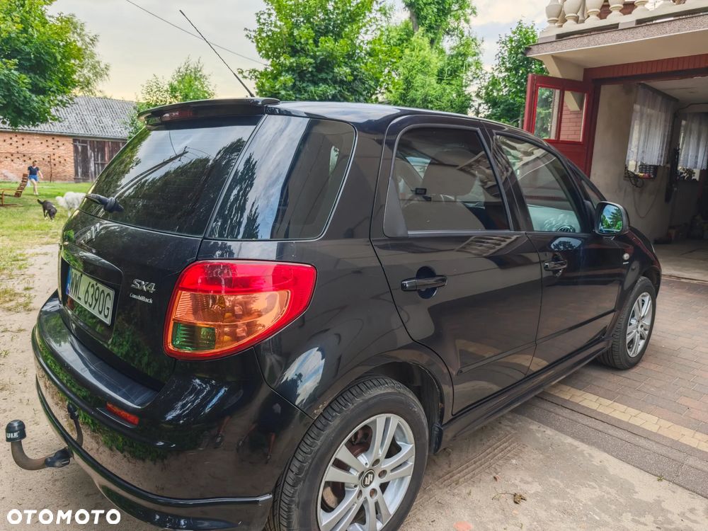 Suzuki SX4 1.6 Premium - 4